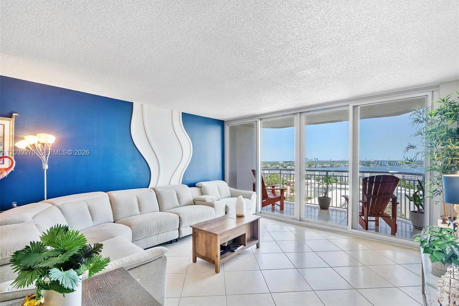 18031 Biscayne Blvd # 1401, Aventura, FL 33160