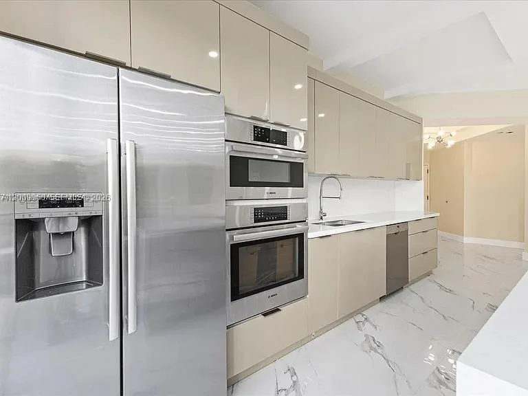 3900 Island Blvd # B408, Aventura, FL 33160 photo 2