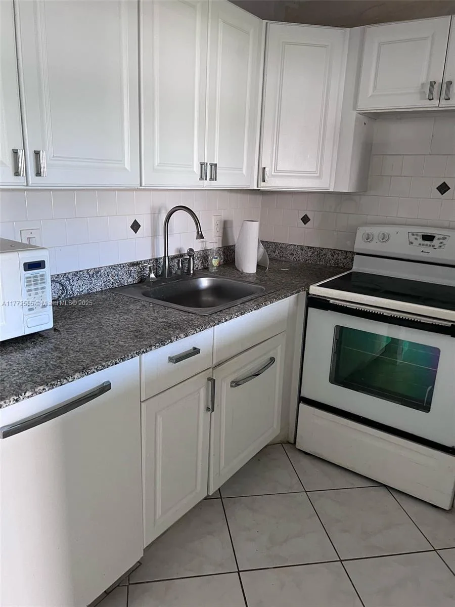 90 Fanshaw C # 90, Boca Raton, FL 33434 photo 3