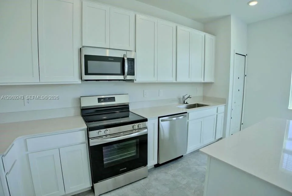 2837 Pierr, Davenport, FL 33837 photo 3
