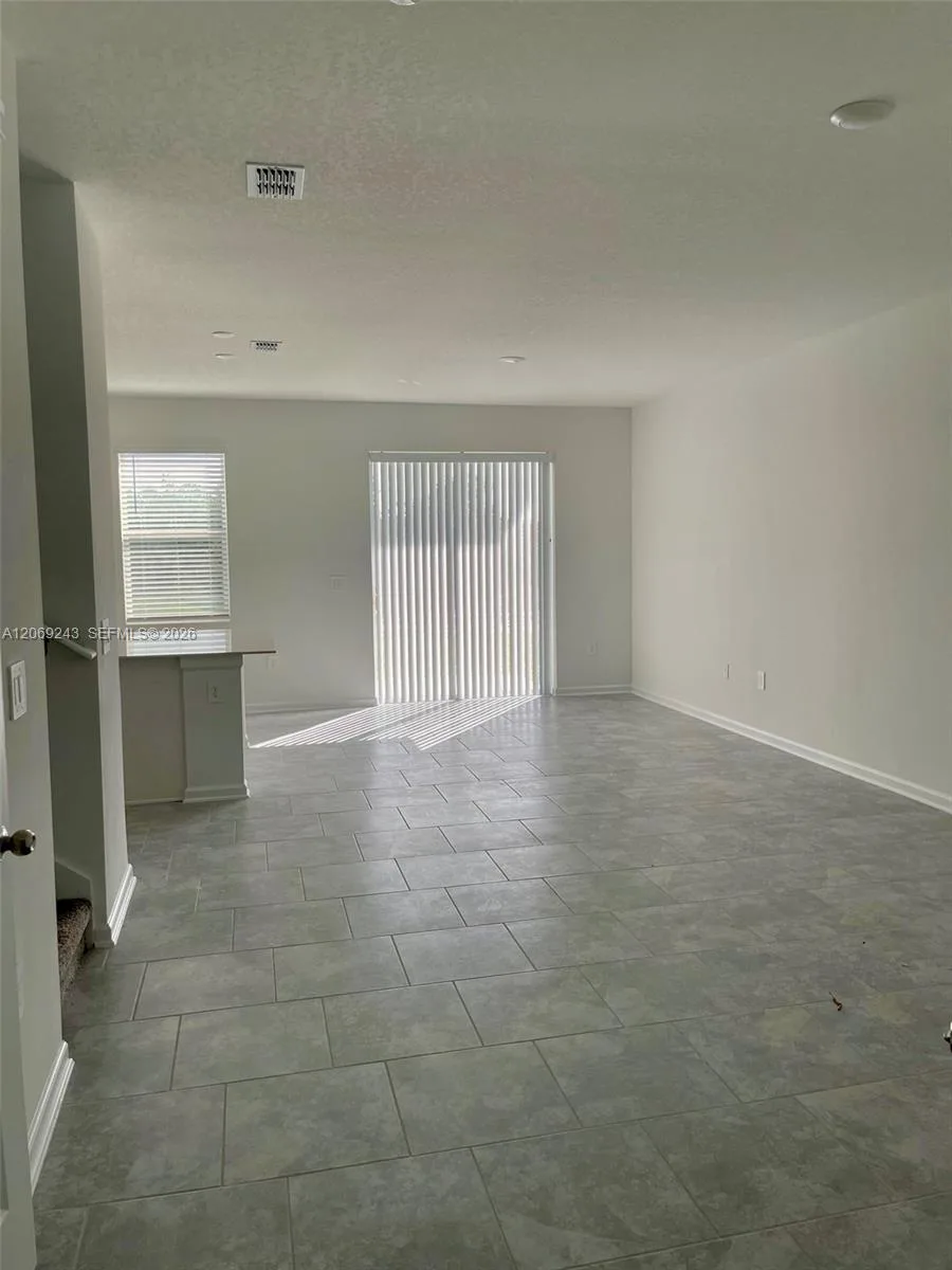 2837 Pierr, Davenport, FL 33837 photo 6