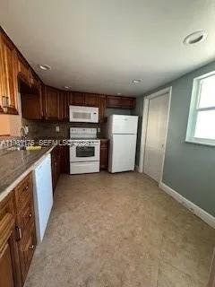 421 NE 14th Ave # 401, Hallandale Beach, FL 33009 photo 3