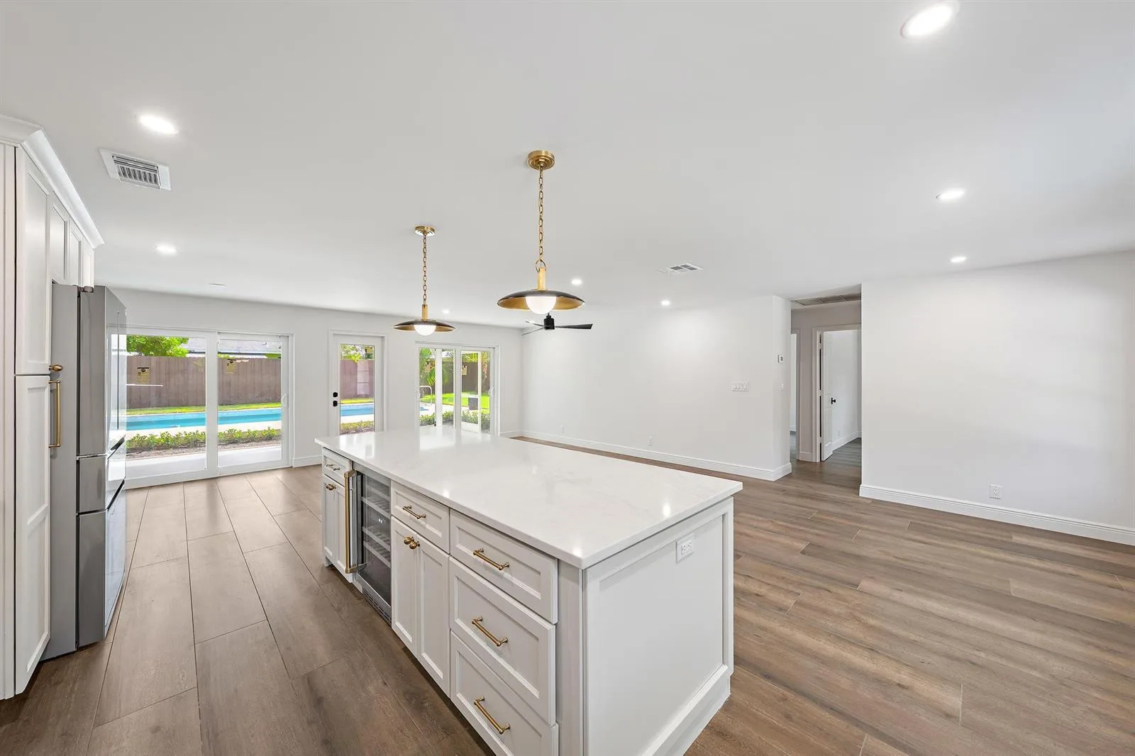 109 E RIVERSIDE Drive, Jupiter, FL 33469 photo 11