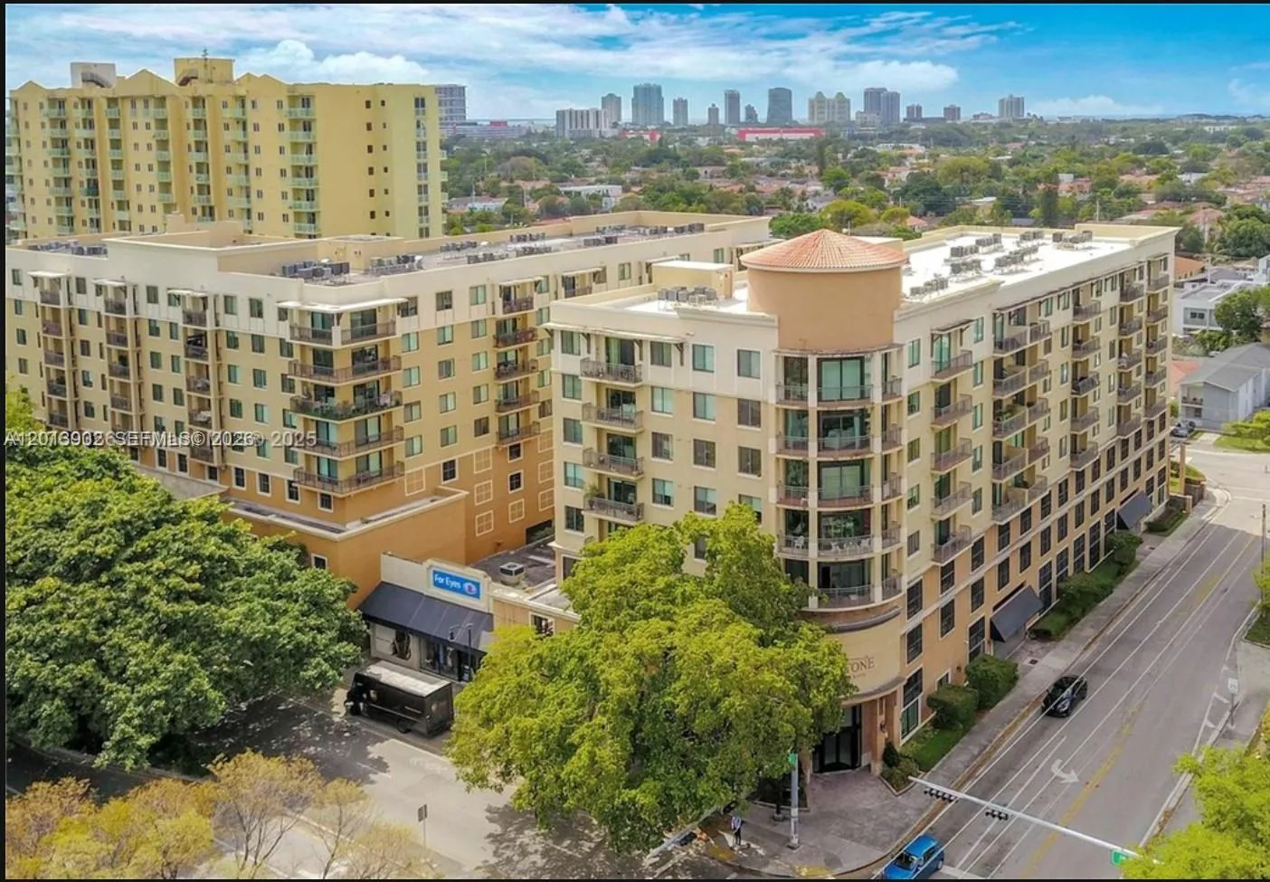 3590 Coral Way # 910, Miami, FL 33145