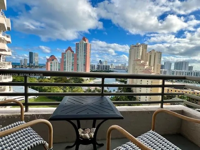 3300 NE 191st St # 1916, Aventura, FL 33180