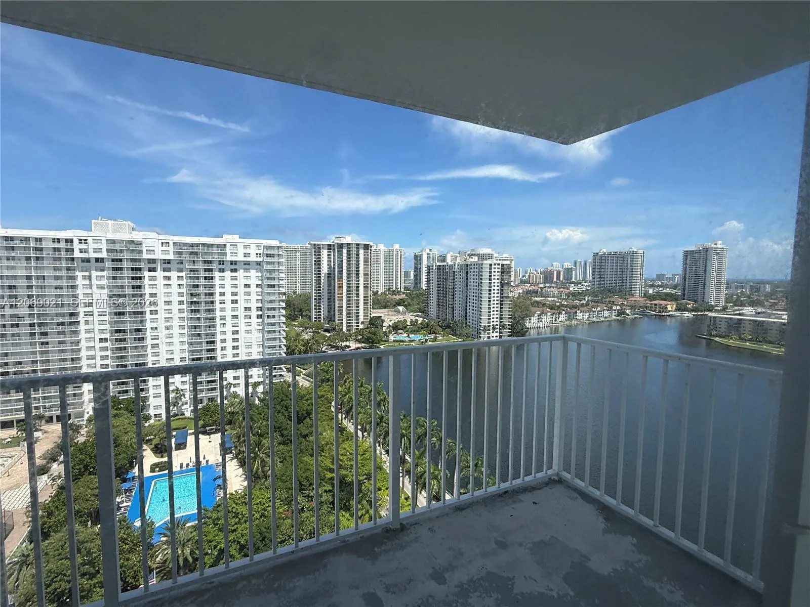2801 NE 183rd St # 1914W, Aventura, FL 33160