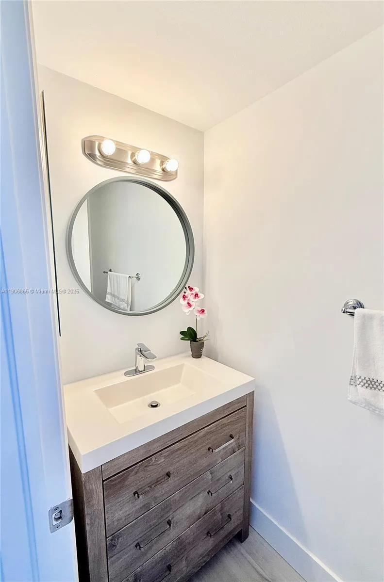 1800 Sunset Harbour Dr # 2005, Miami Beach, FL 33139 photo 11