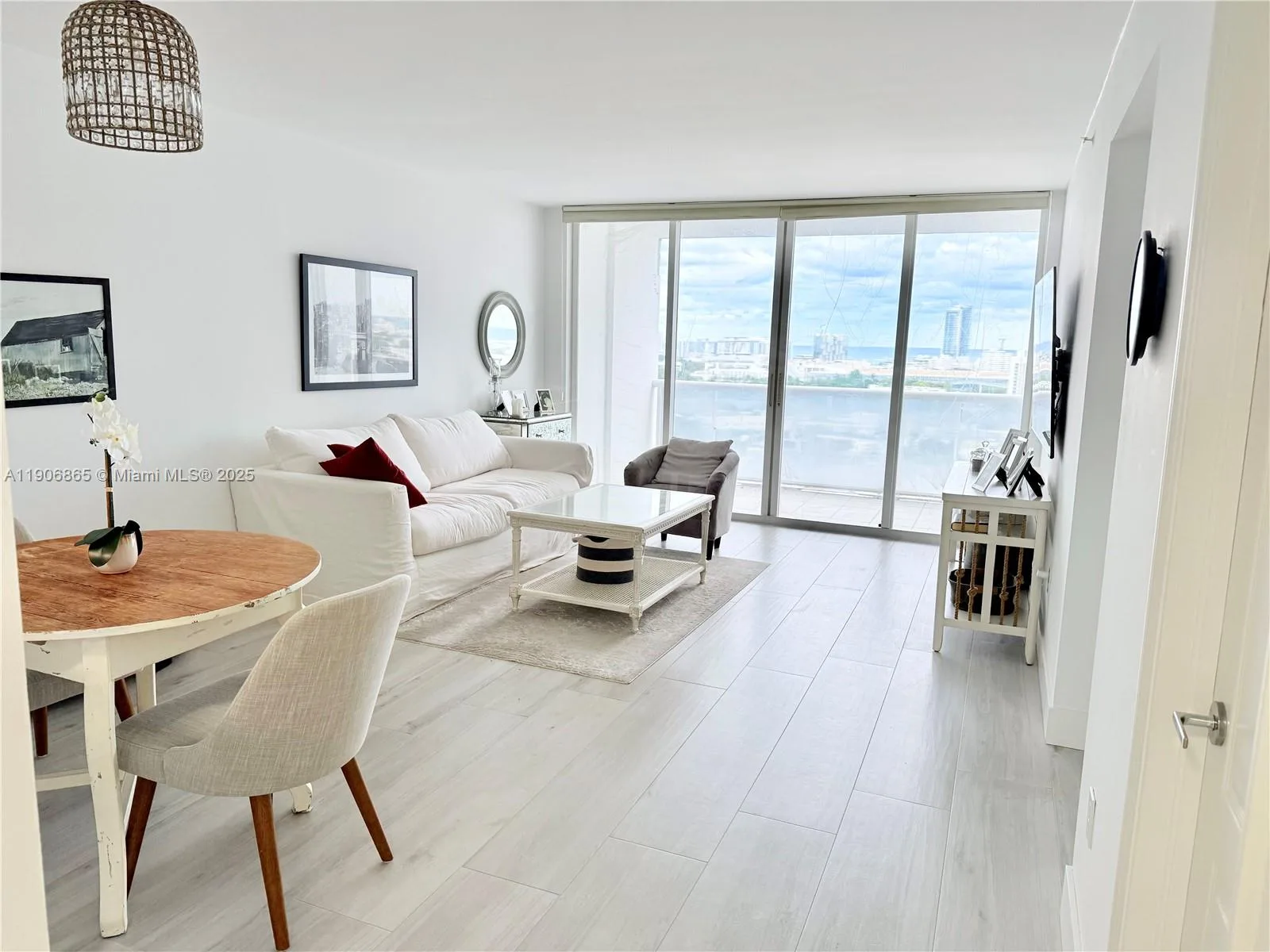 1800 Sunset Harbour Dr # 2005, Miami Beach, FL 33139 photo 2