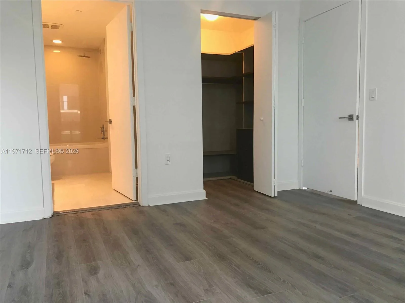 45 SW 9th St # 2807, Miami, FL 33130 photo 13