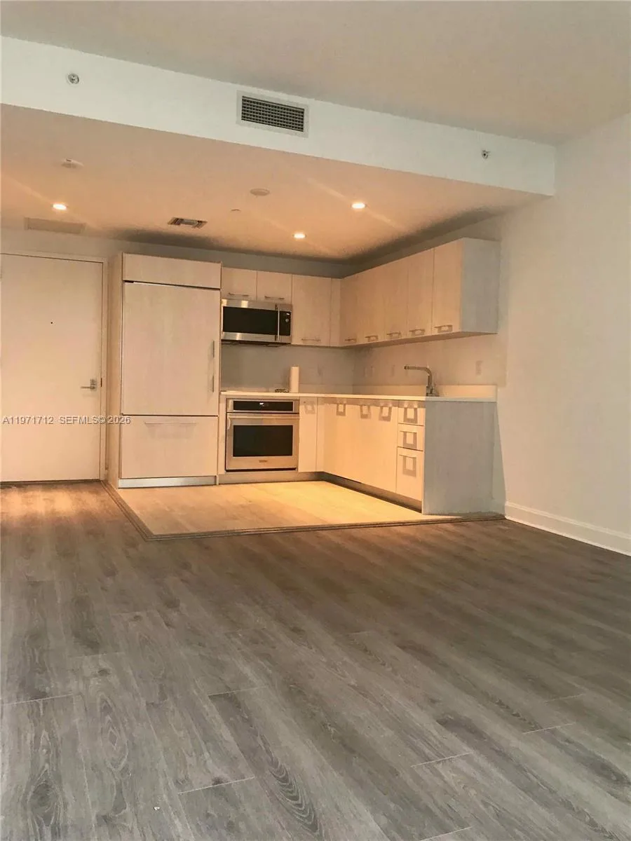 45 SW 9th St # 2807, Miami, FL 33130 photo 5
