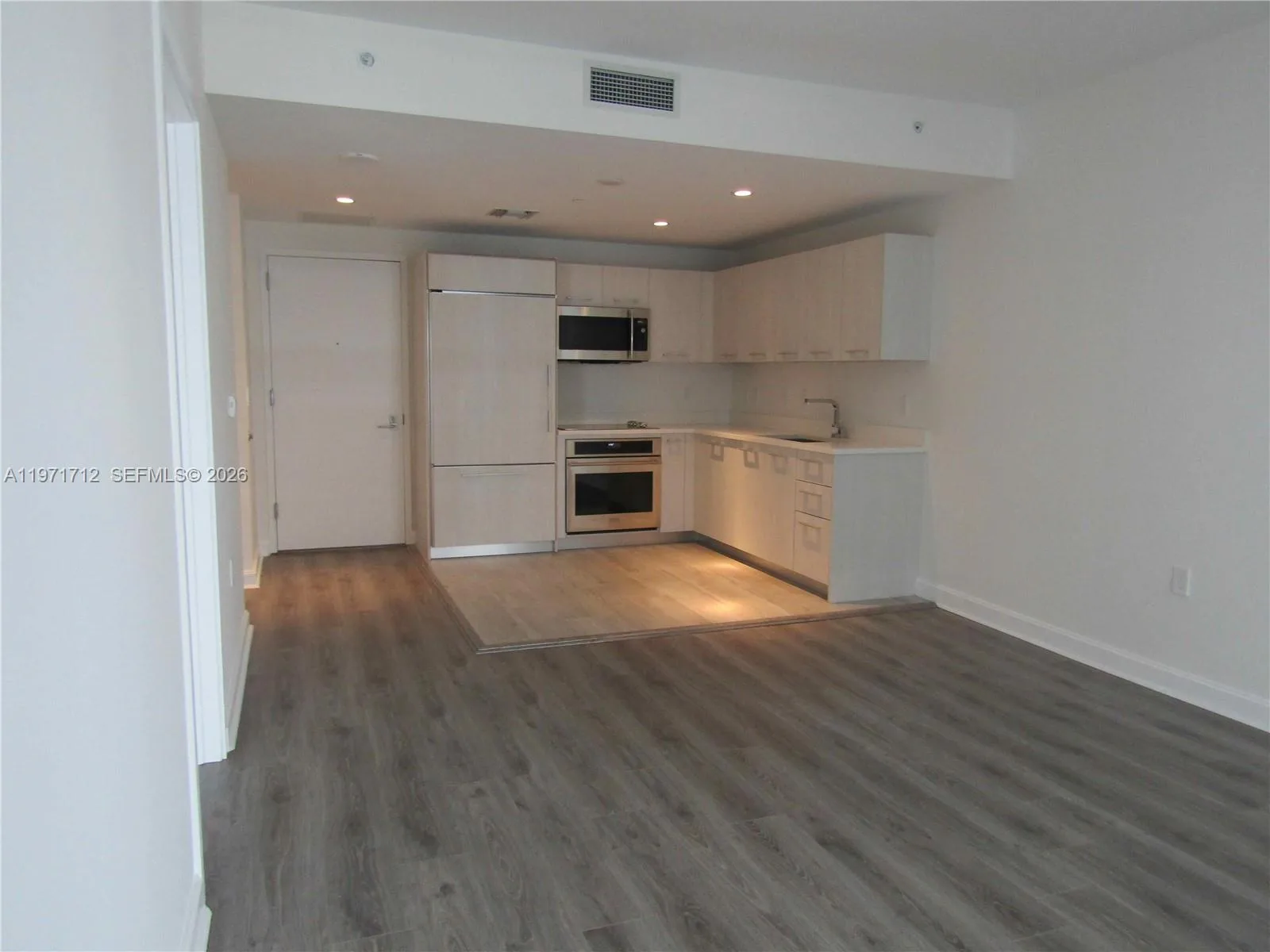 45 SW 9th St # 2807, Miami, FL 33130 photo 6