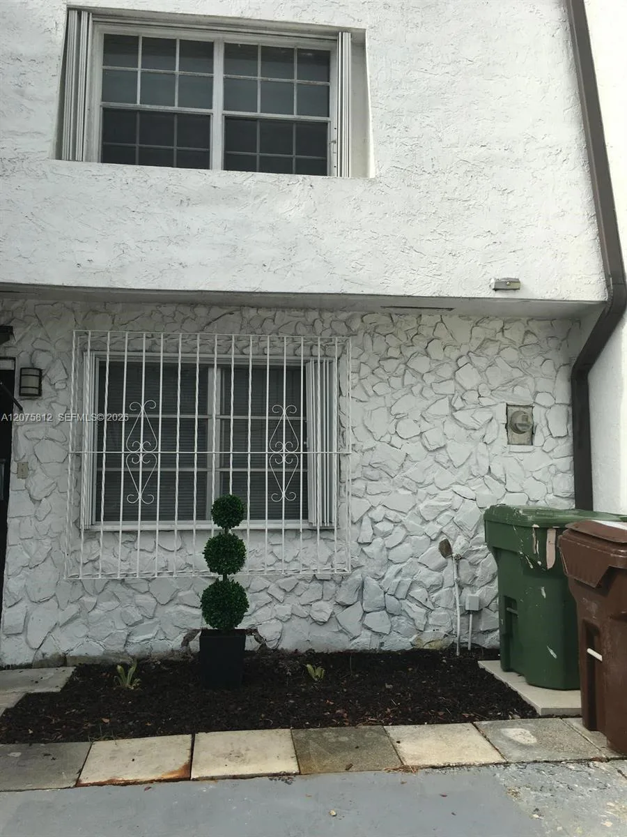 669 W 80th St # 0, Hialeah, FL 33014