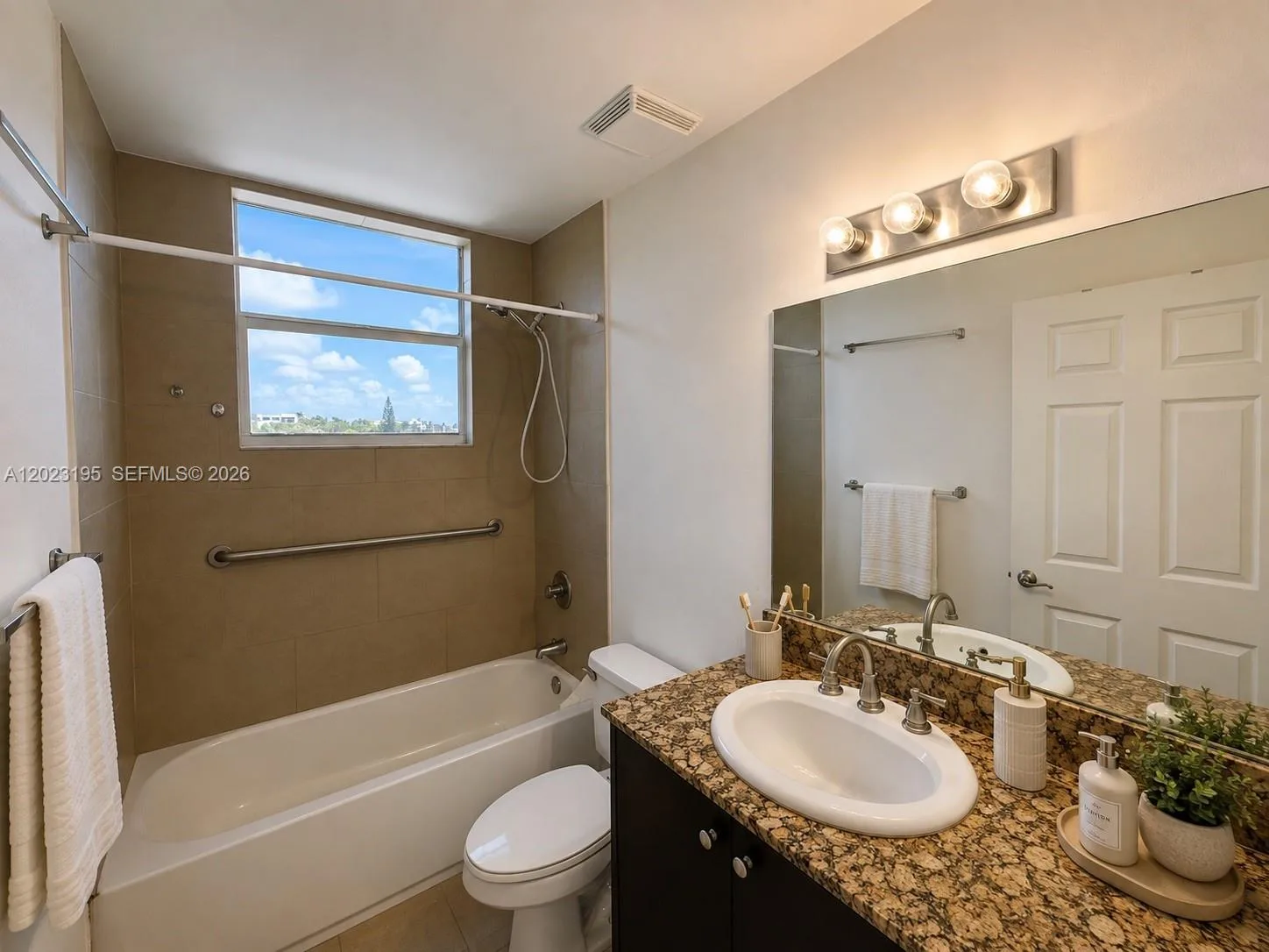 529 NE 62nd St # 404, Miami, FL 33138 photo 4