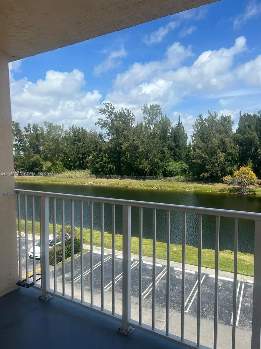 16465 NE 22nd Ave # 419, North Miami Beach, FL 33160 photo 2