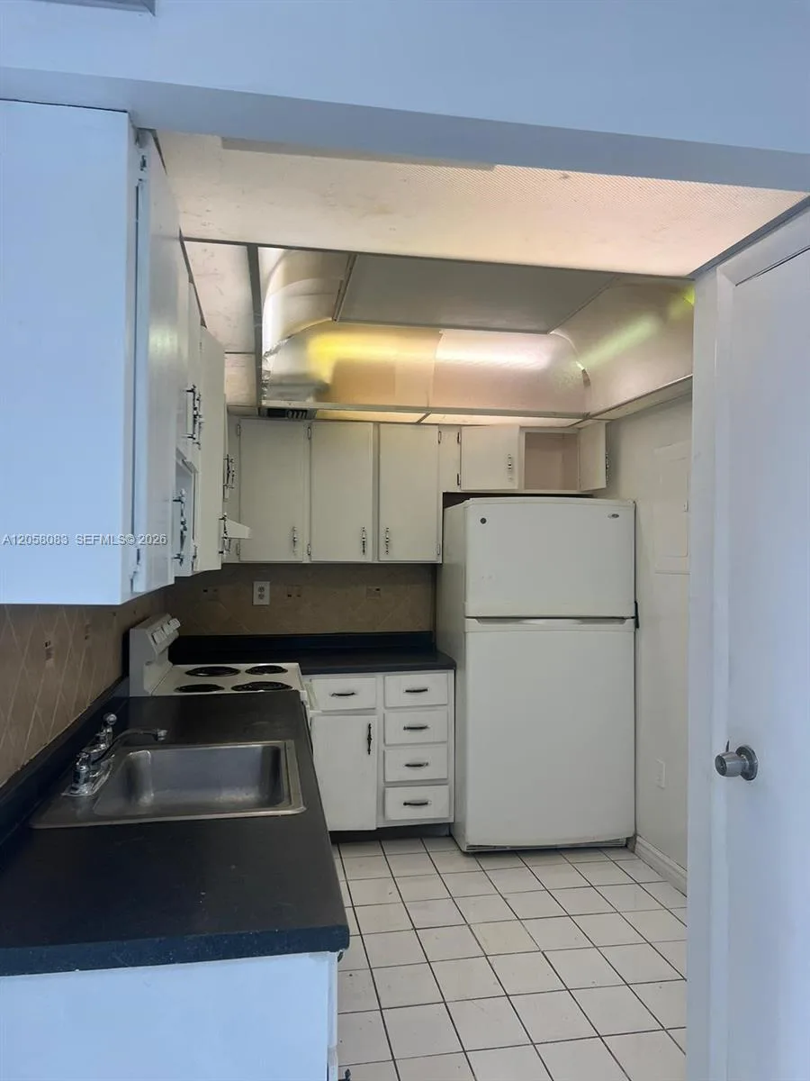 16465 NE 22nd Ave # 419, North Miami Beach, FL 33160 photo 5