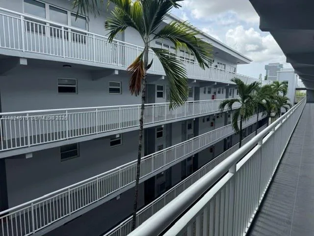215 SE 3rd Ave # 307B, Hallandale Beach, FL 33009