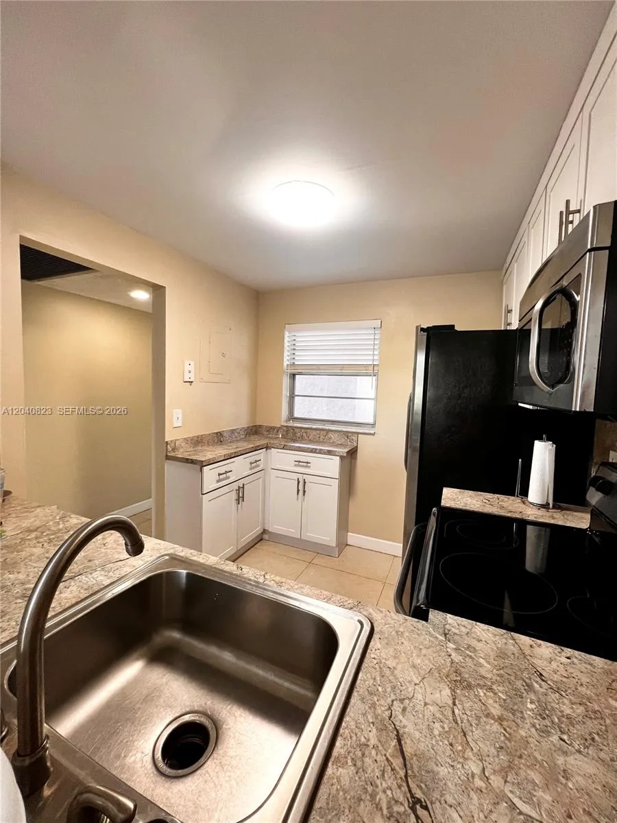 9235 Lagoon Pl # 109, Davie, FL 33324 photo 3