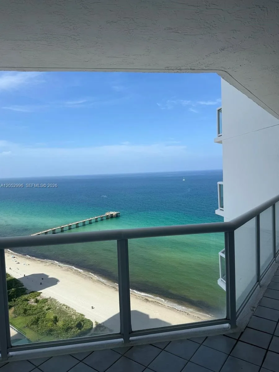16425 Collins Ave # 2415, Sunny Isles Beach, FL 33160 photo 2