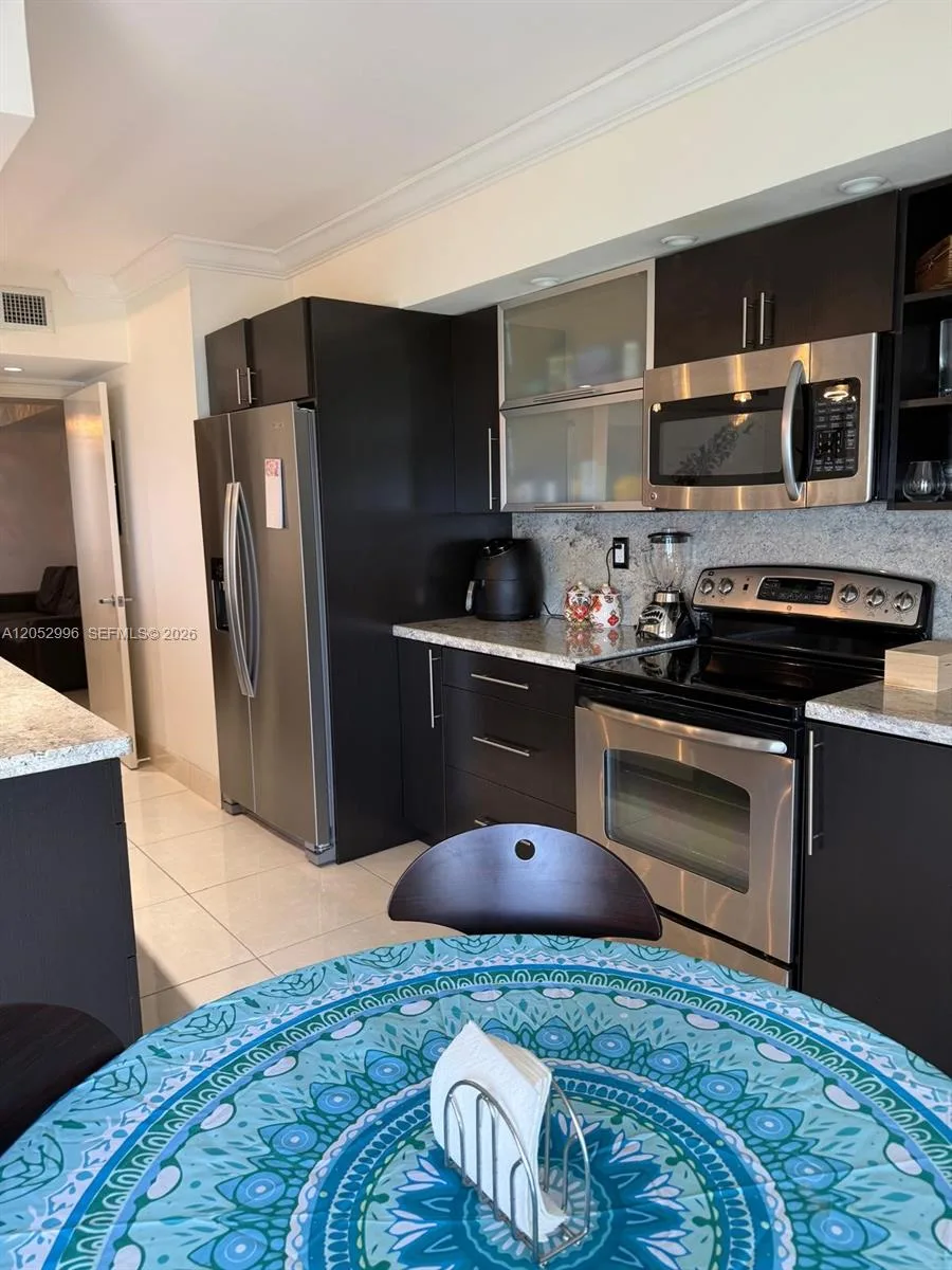 16425 Collins Ave # 2415, Sunny Isles Beach, FL 33160 photo 8