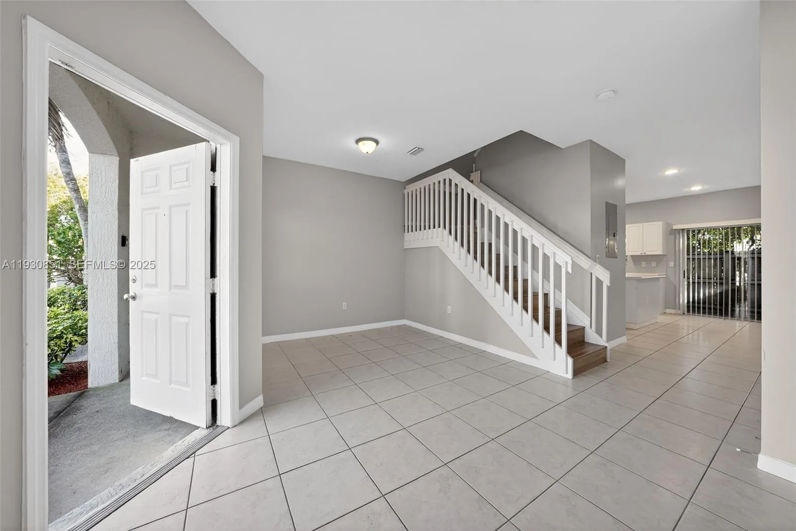 1614 SE 31st Ct, Homestead, FL 33035 photo 5