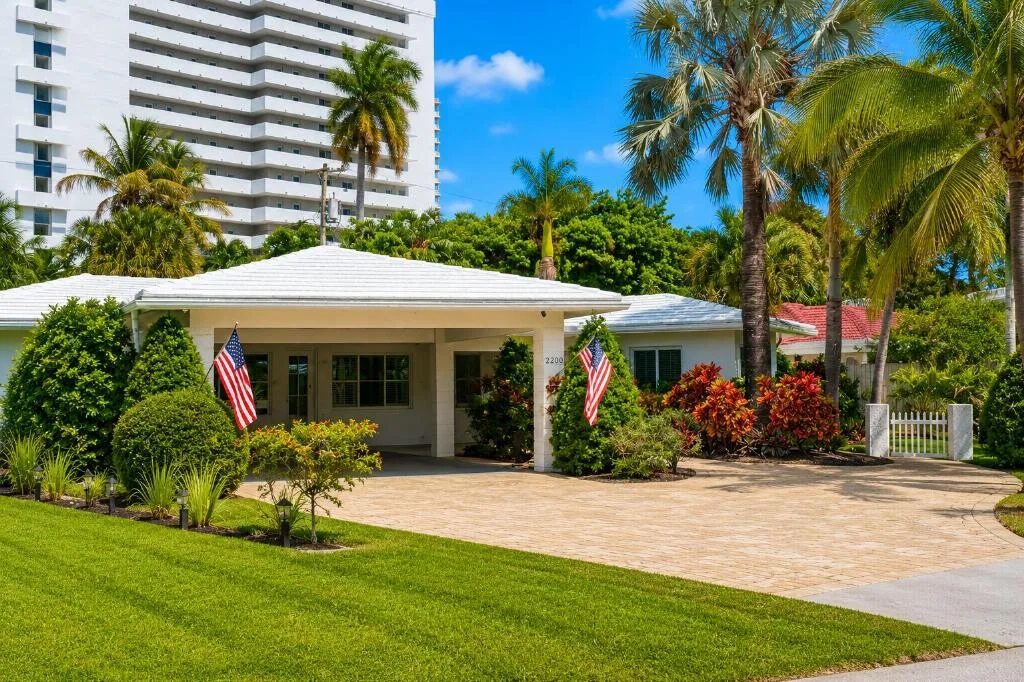 2200 NE 32nd Avenue, Fort Lauderdale, FL 33305