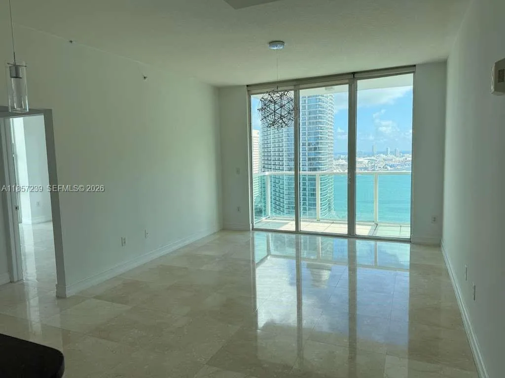 31 SE 5th St # 3912, Miami, FL 33131 photo 5