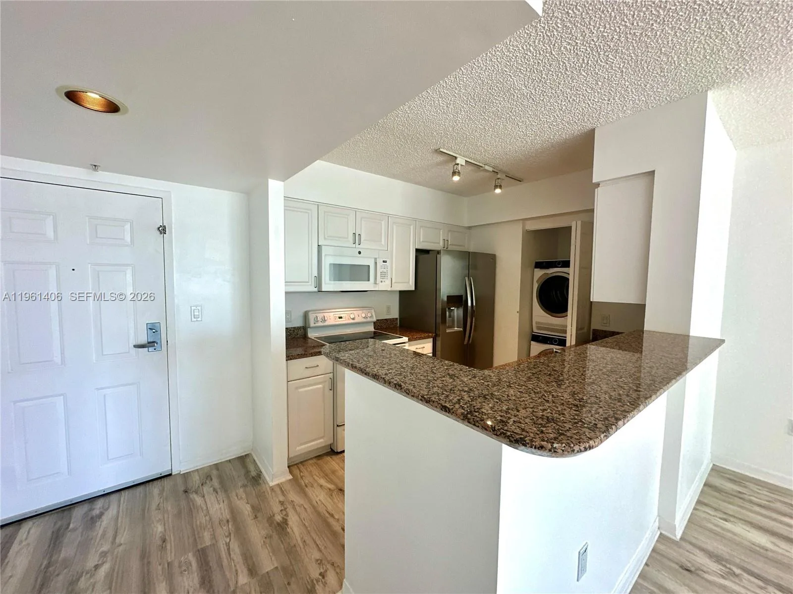 1155 Brickell Bay Dr # 607, Miami, FL 33131 photo 13