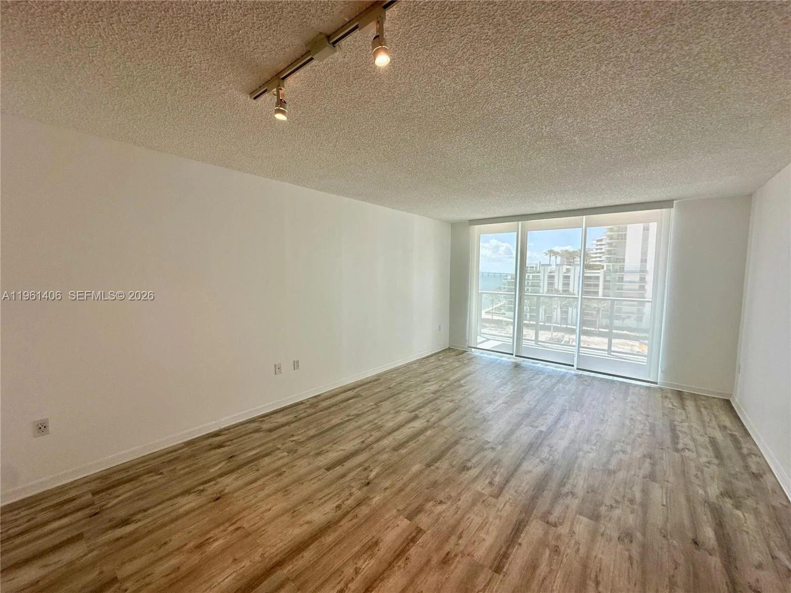 1155 Brickell Bay Dr # 607, Miami, FL 33131 photo 5