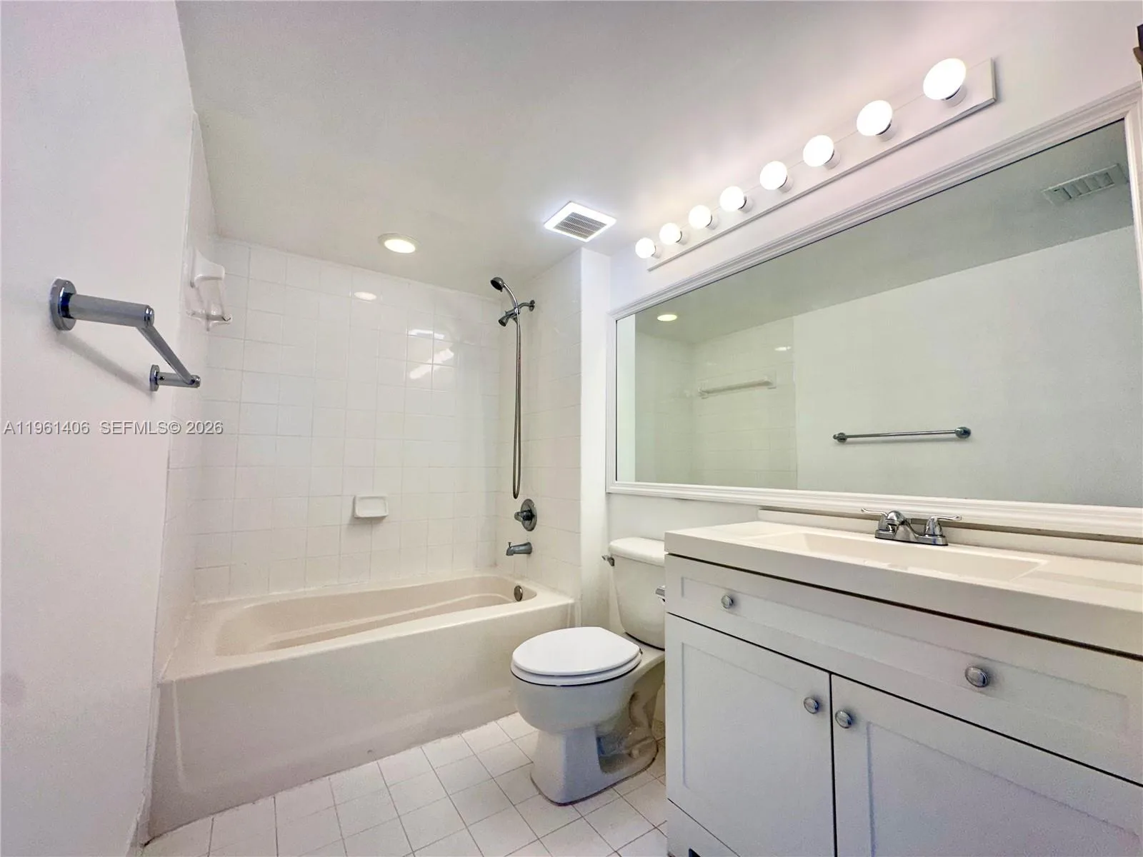 1155 Brickell Bay Dr # 607, Miami, FL 33131 photo 8