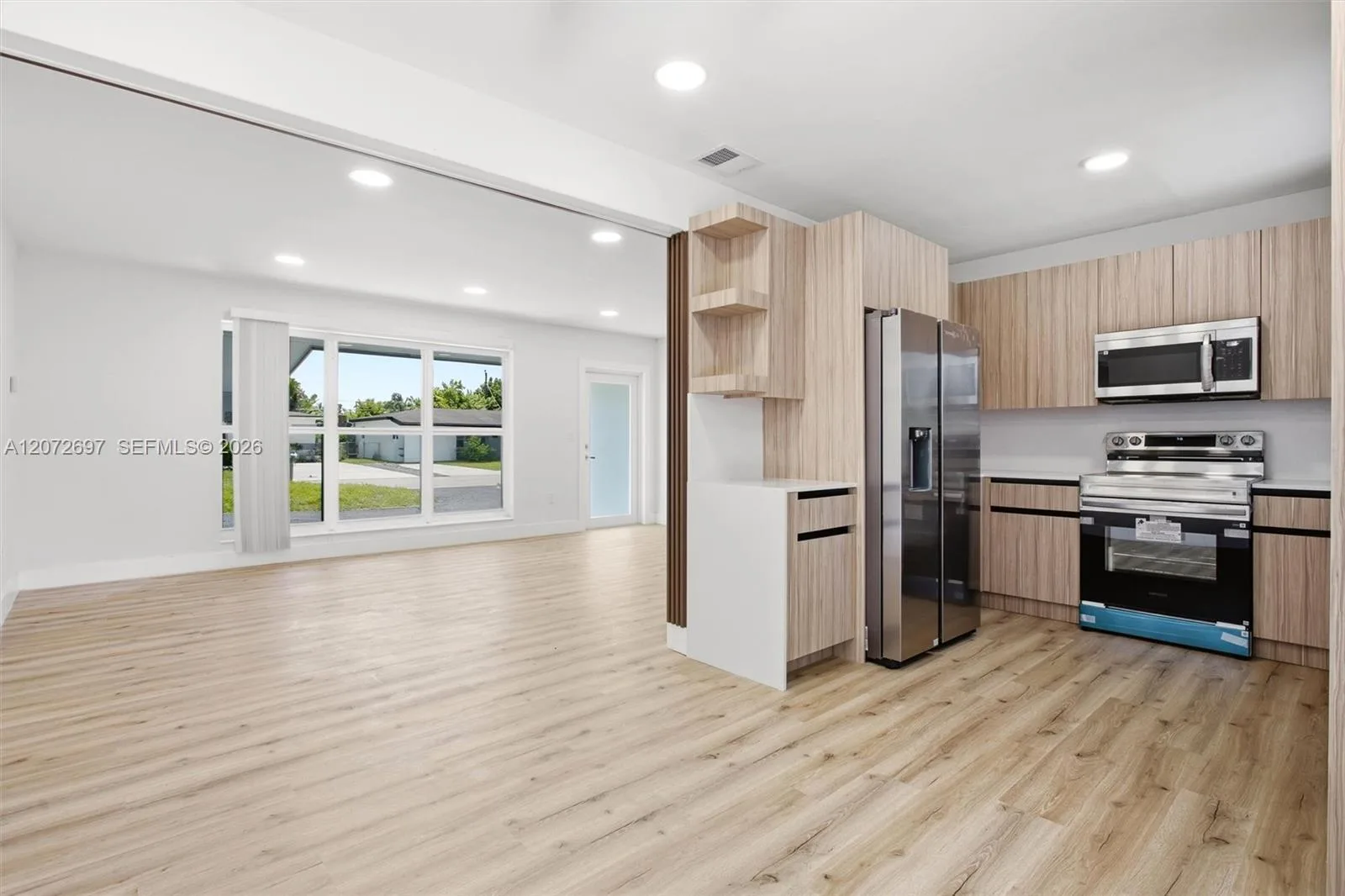 2250 Gulfstream Dr, Miramar, FL 33023 photo 9