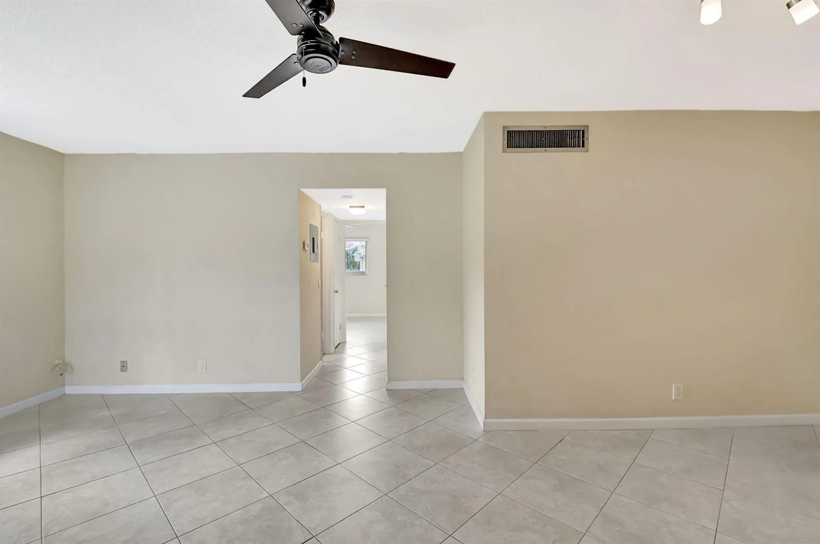 638 Snug Harbor Drive # E11, Boynton Beach, FL 33435 photo 11