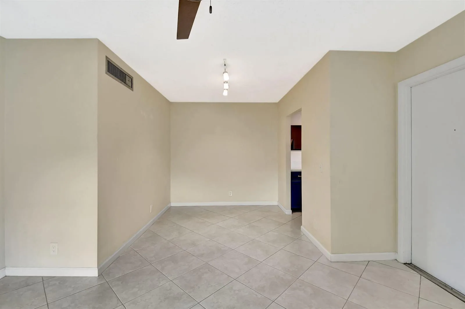 638 Snug Harbor Drive # E11, Boynton Beach, FL 33435 photo 12
