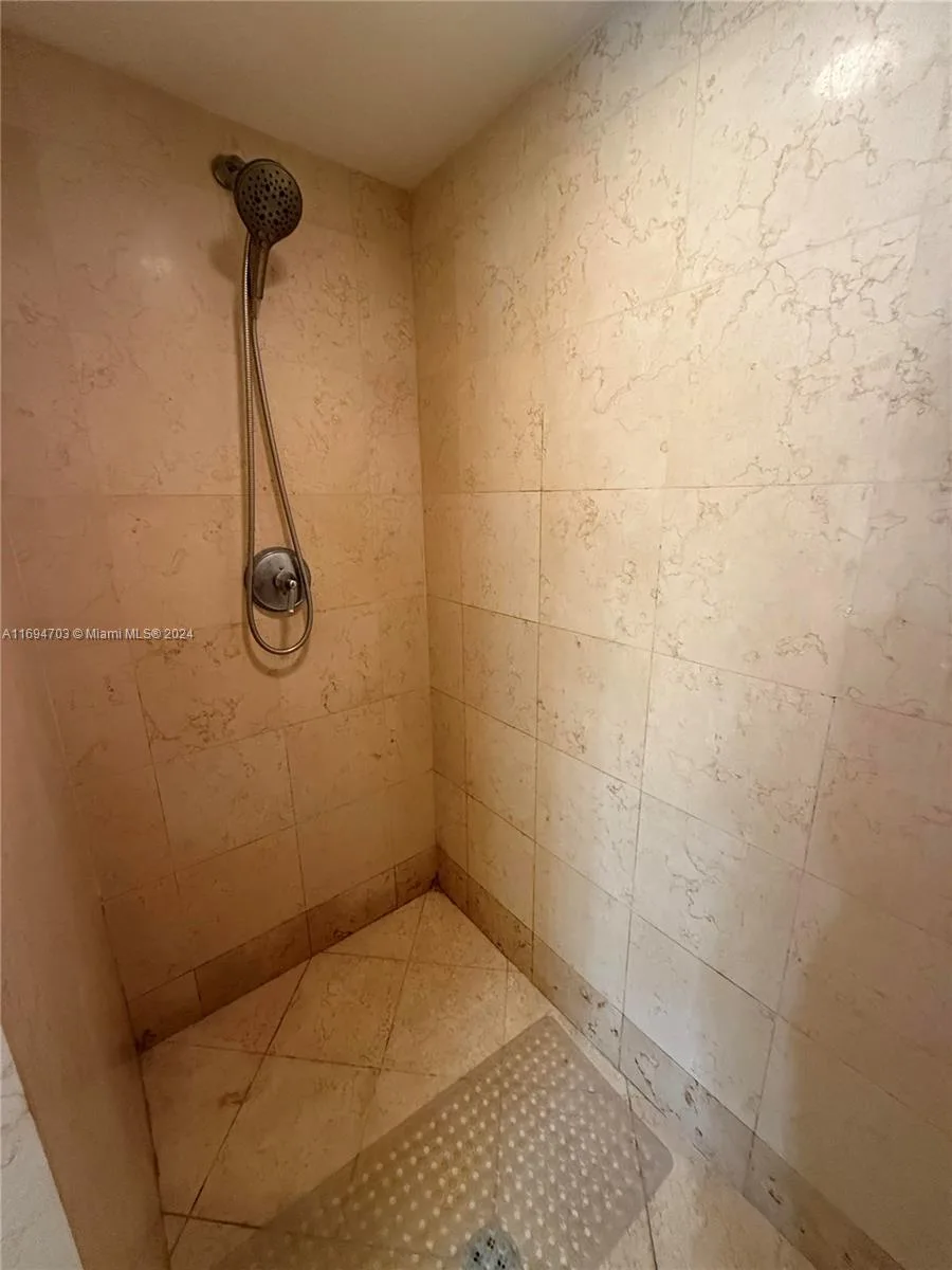 20000 E Country Club Dr # 803, Aventura, FL 33180 photo 4