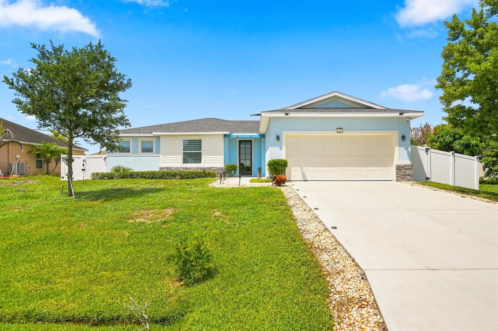 4662 SW YACOLT Drive, Port St. Lucie, FL 34953