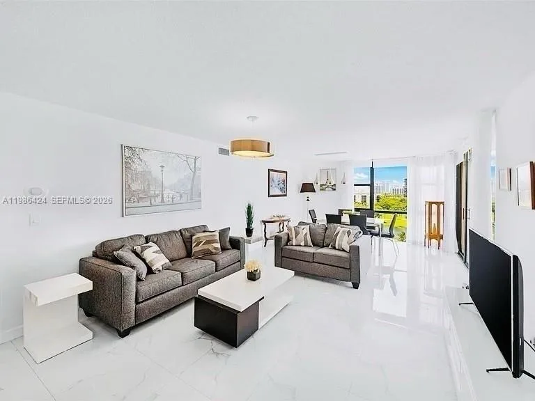 20301 W Country Club Dr # 1023, Aventura, FL 33180 photo 2