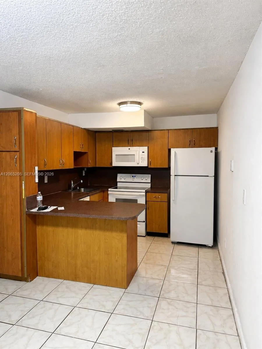 555 NE 123rd St # 215-D, North Miami, FL 33161 photo 4