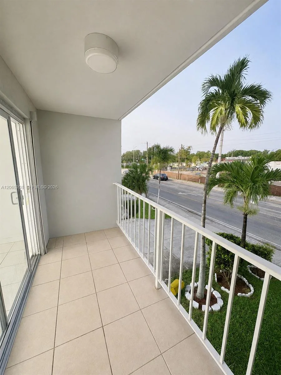 555 NE 123rd St # 215-D, North Miami, FL 33161 photo 5
