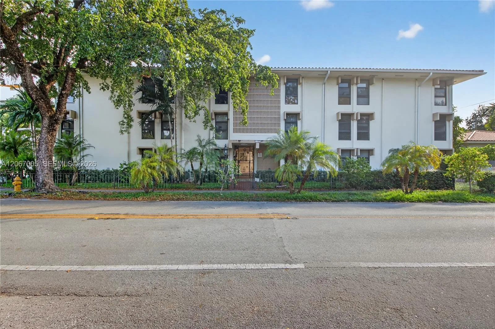 1600 S Le Jeune Rd # 14, Coral Gables, FL 33134