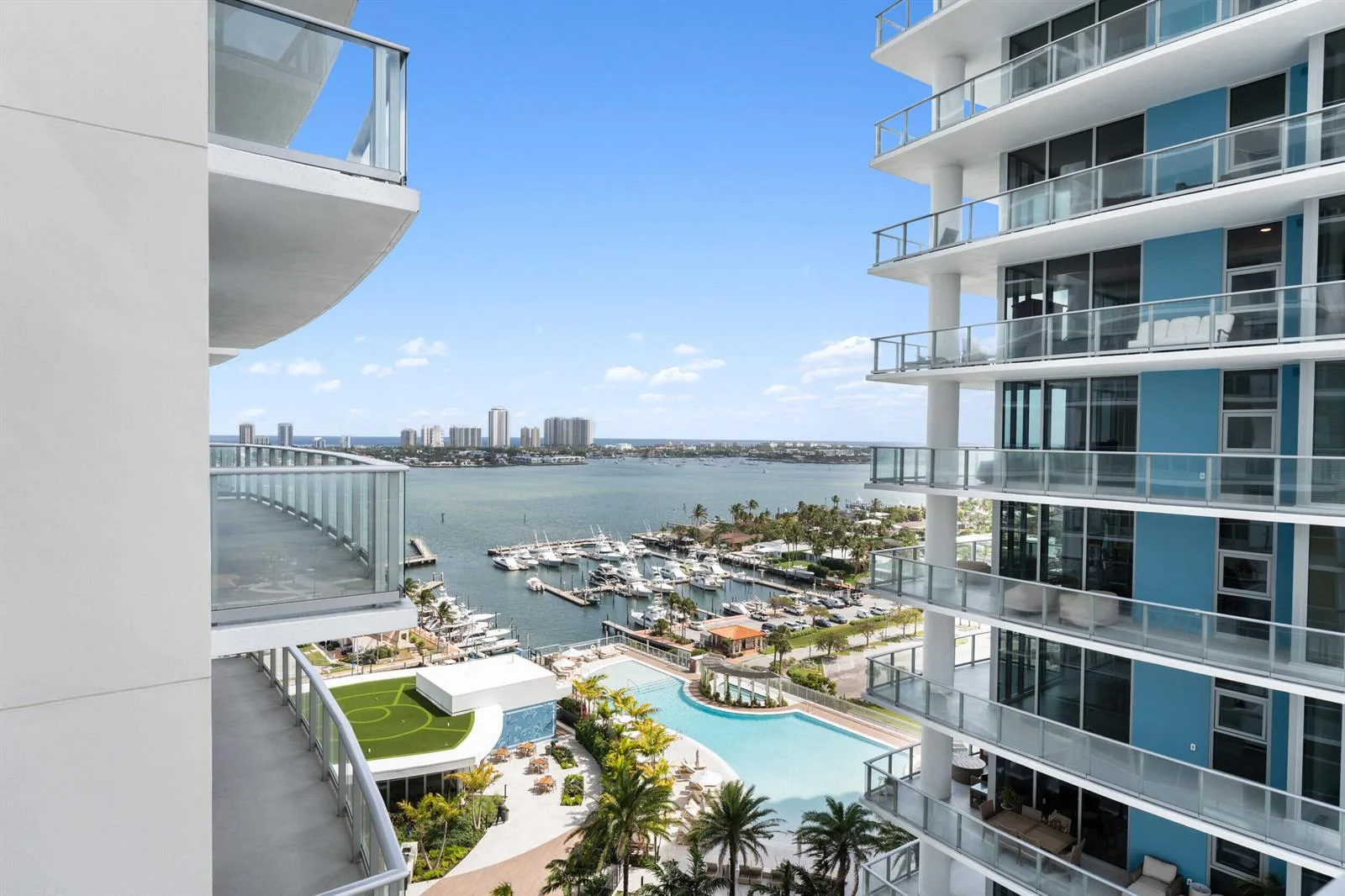220 Lake Shore Drive # 1523, Lake Park, FL 33403