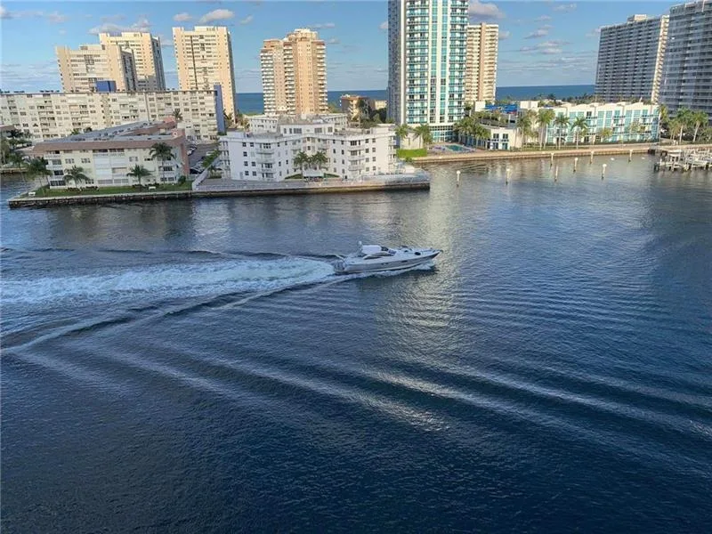 121 GOLDEN ISLES Drive # 806, Hallandale Beach, FL 33009