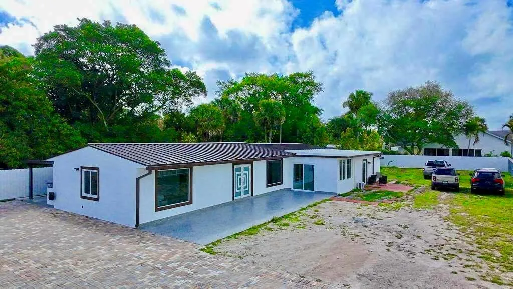696 Arlington Drive, West Palm Beach, FL 33415