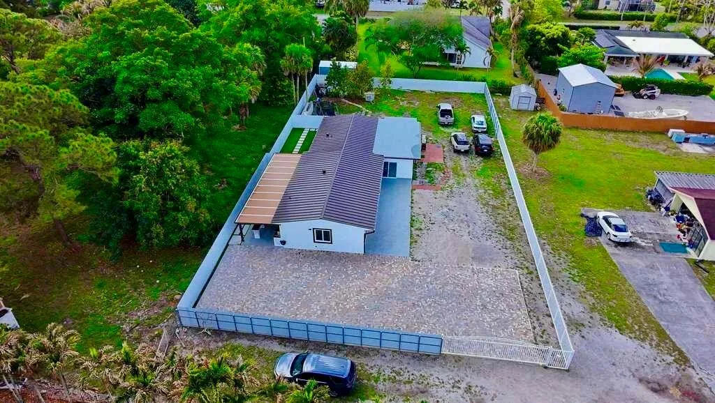 696 Arlington Drive, West Palm Beach, FL 33415 photo 8