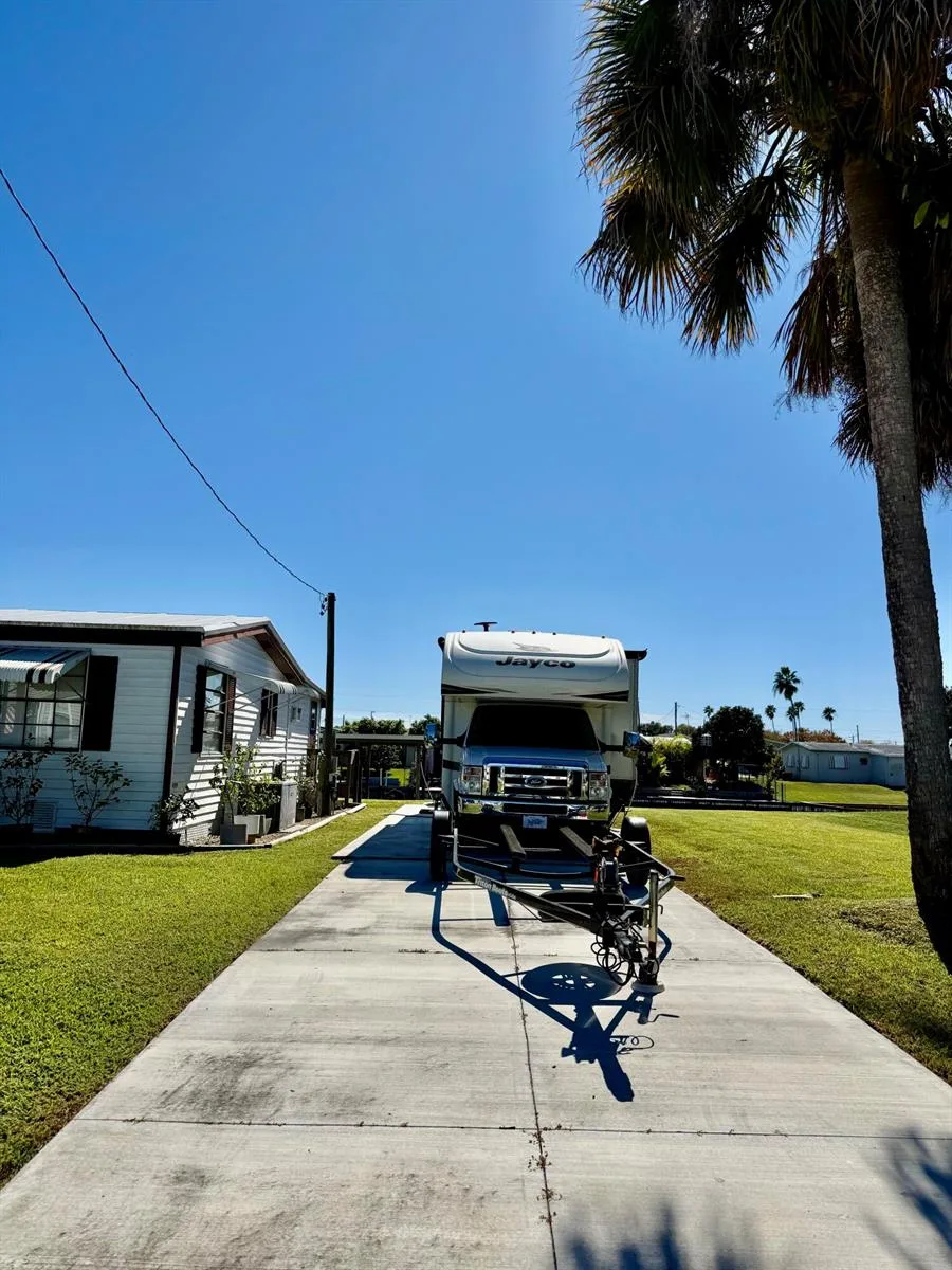 1924 SE 30th Street, Okeechobee, FL 34974 photo 3
