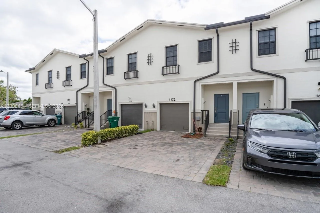 1170 SW 7th Ct, Florida City, FL 33034 photo 3