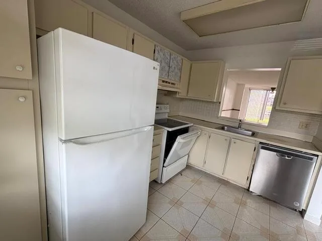 7840 NW 50TH Street # 108, Lauderhill, FL 33351 photo 8