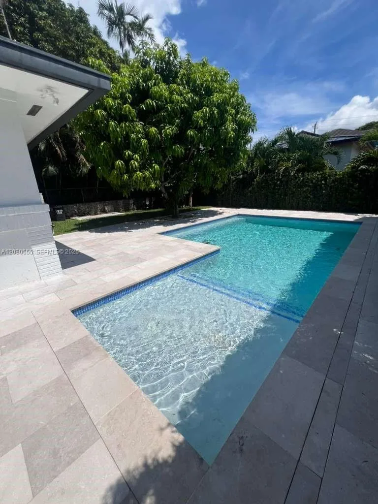 211 SW 29th Rd, Miami, FL 33129