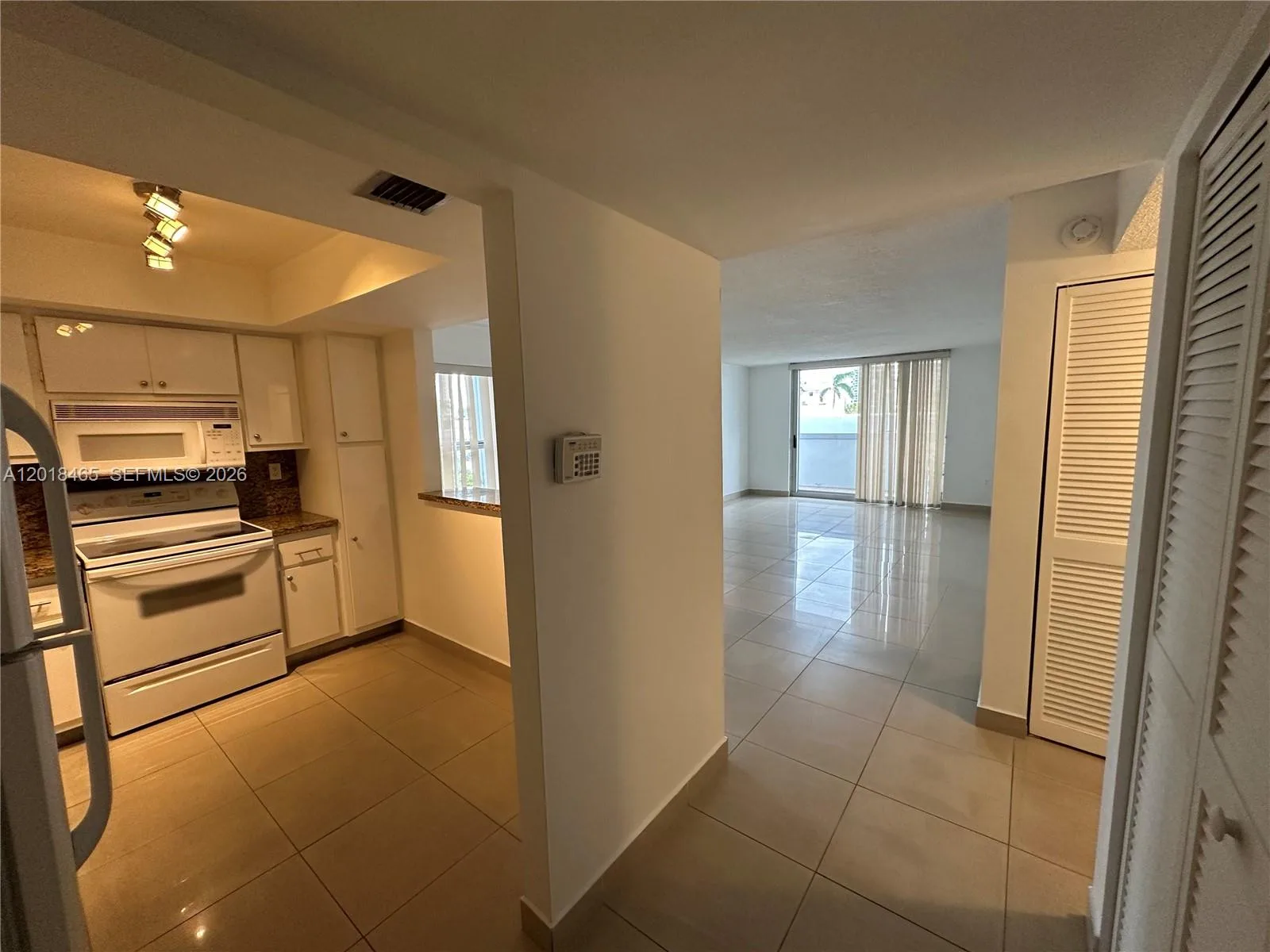 7118 Bonita Dr # 305, Miami Beach, FL 33141 photo 2