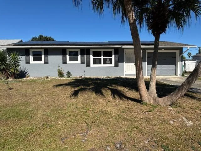 321 NE Genesee Avenue, Port St. Lucie, FL 34983