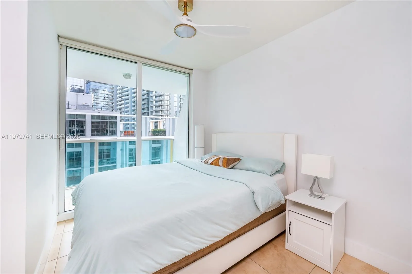 41 SE 5th St # 1508, Miami, FL 33131 photo 11