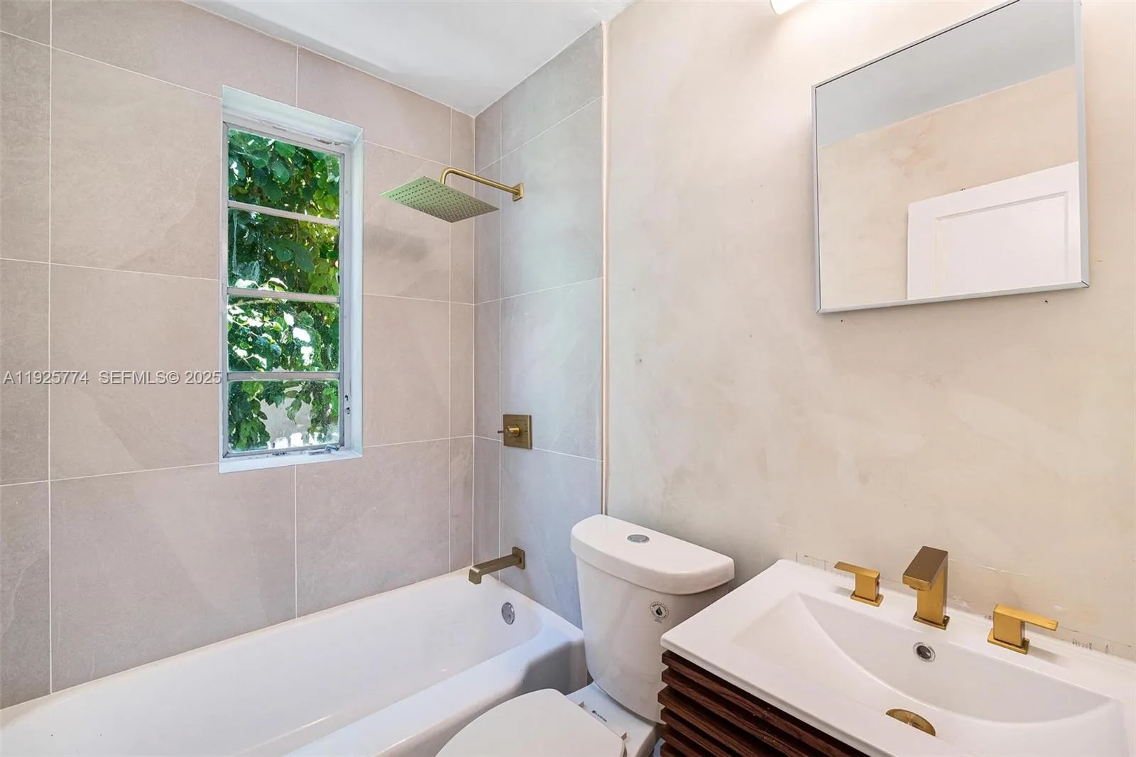 1611 Euclid Ave # 8, Miami Beach, FL 33139 photo 2